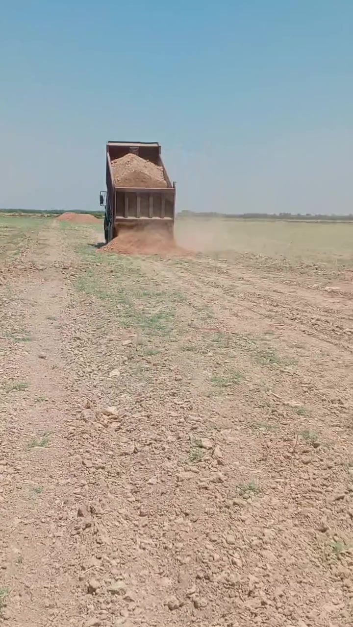 سلام عليكم يوجد قطع و دوانم للبيع طابو زراعي سند 25 يتوفر ماء وكهرباء شارع 10 متر خان بني سعد قريت السيح خلف معمل الغاز والاتصال ع الرقم ***********
