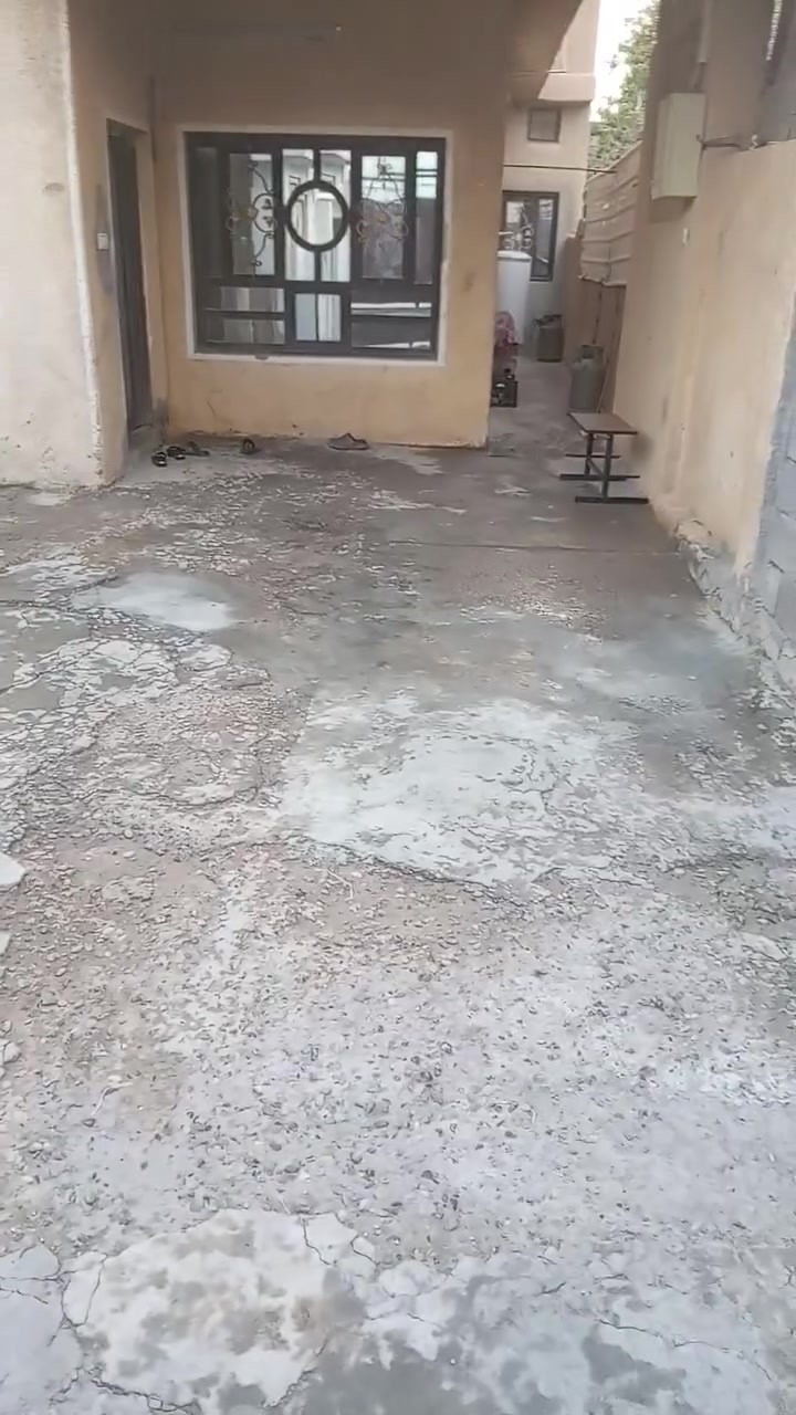بيت ٢٠٠م • ٣ غرف • محل ٣×٤