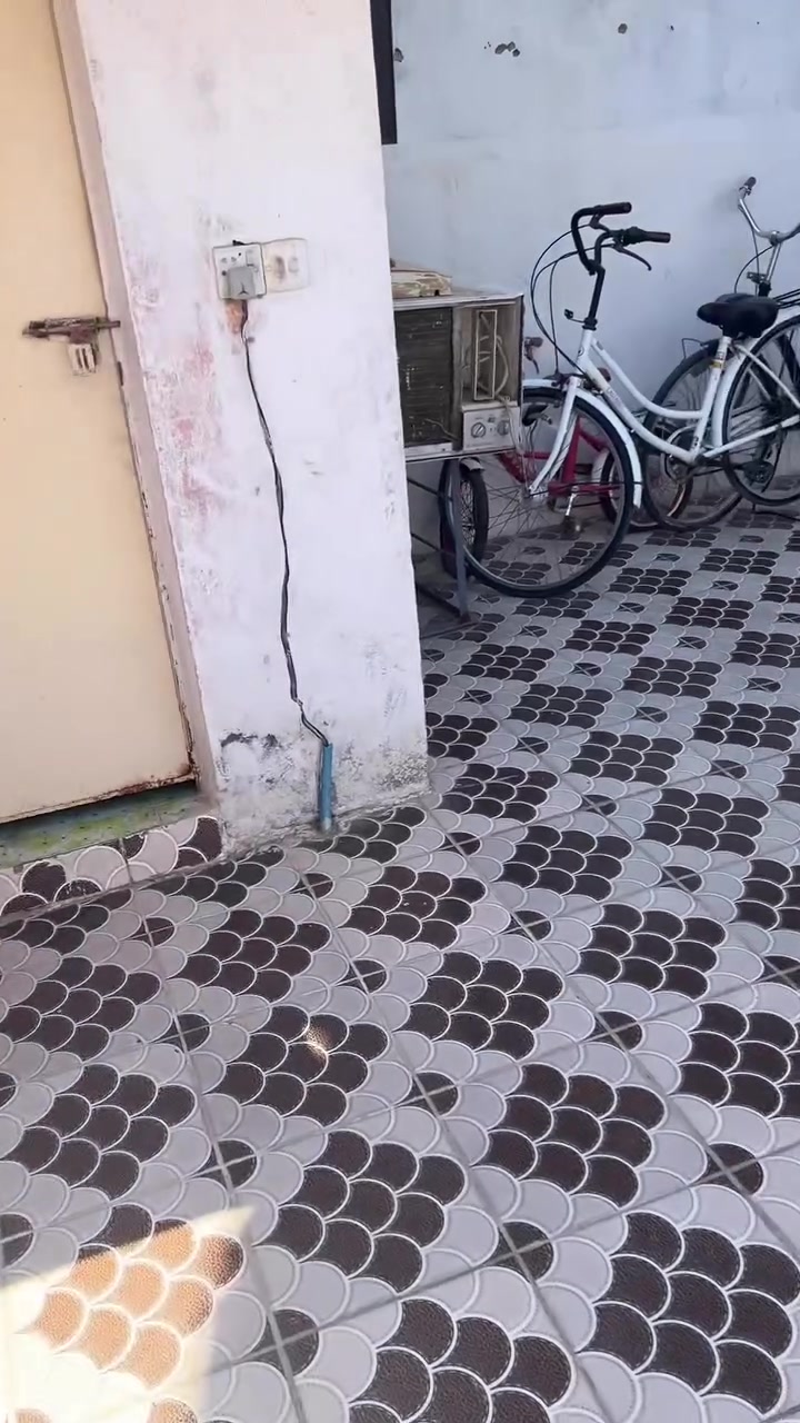 بيت للبيع حي العسكري شارع ابو عامر 
موقع حلو قريب عل شارع
المساحة 144 متر
استفسار اكثر الاتصال على رقم
***********
***********
