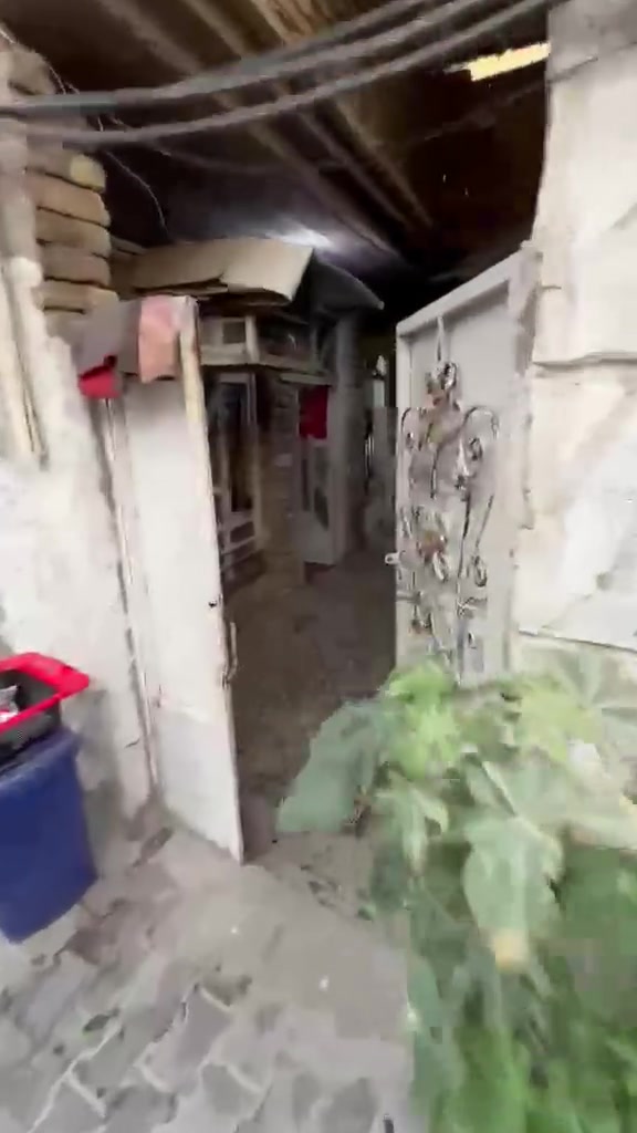 السلام عليكم بيت للبيع حي اور شيشان مساحته ١٤٨سعره ٧٥وبي مجال
***********

