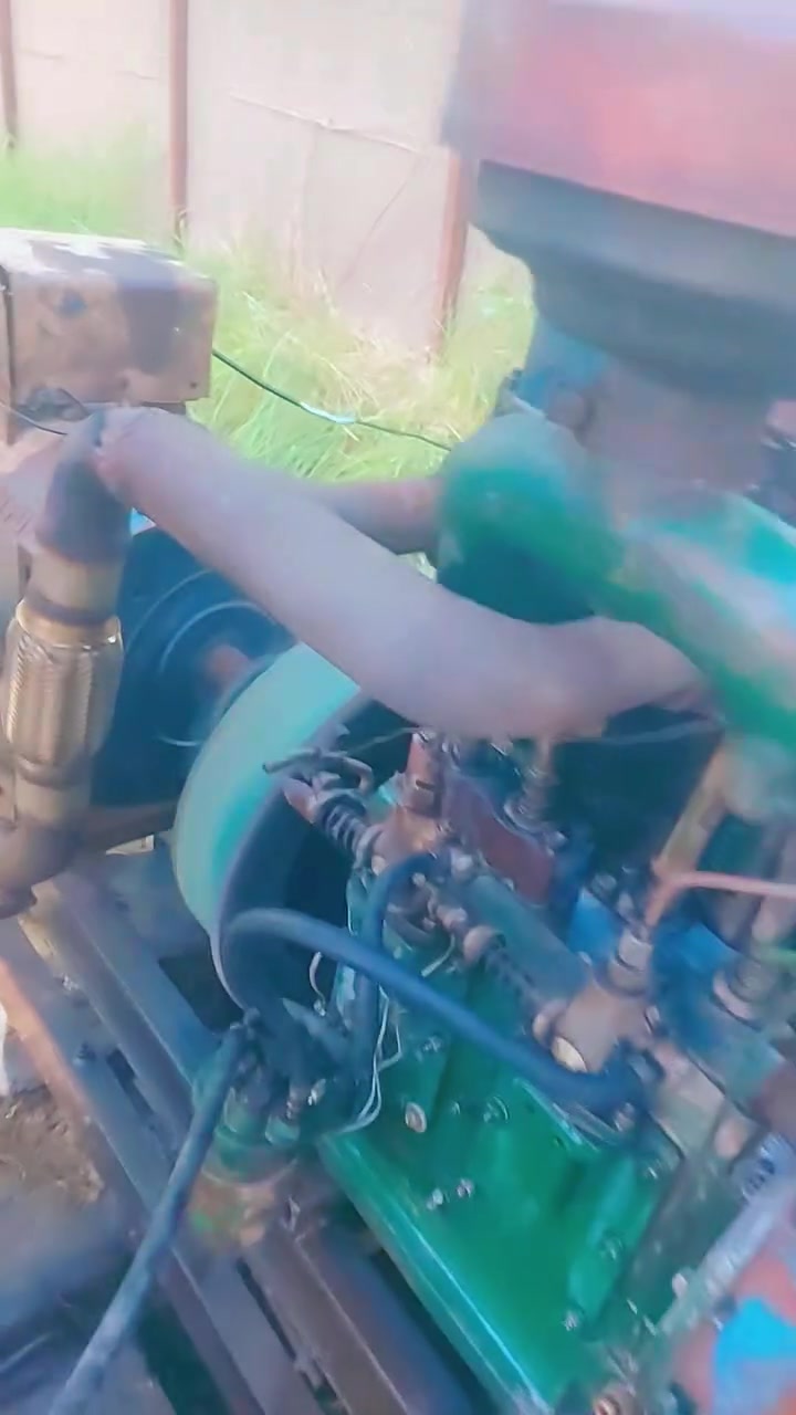 السلام عليكم للبيع جاهزه حسب الشغل والحمل ١٥ كيفي مكانها كربلاء طريق بغداد عمود ٦٠ مقابل جامعه الزهراء ***********ع
