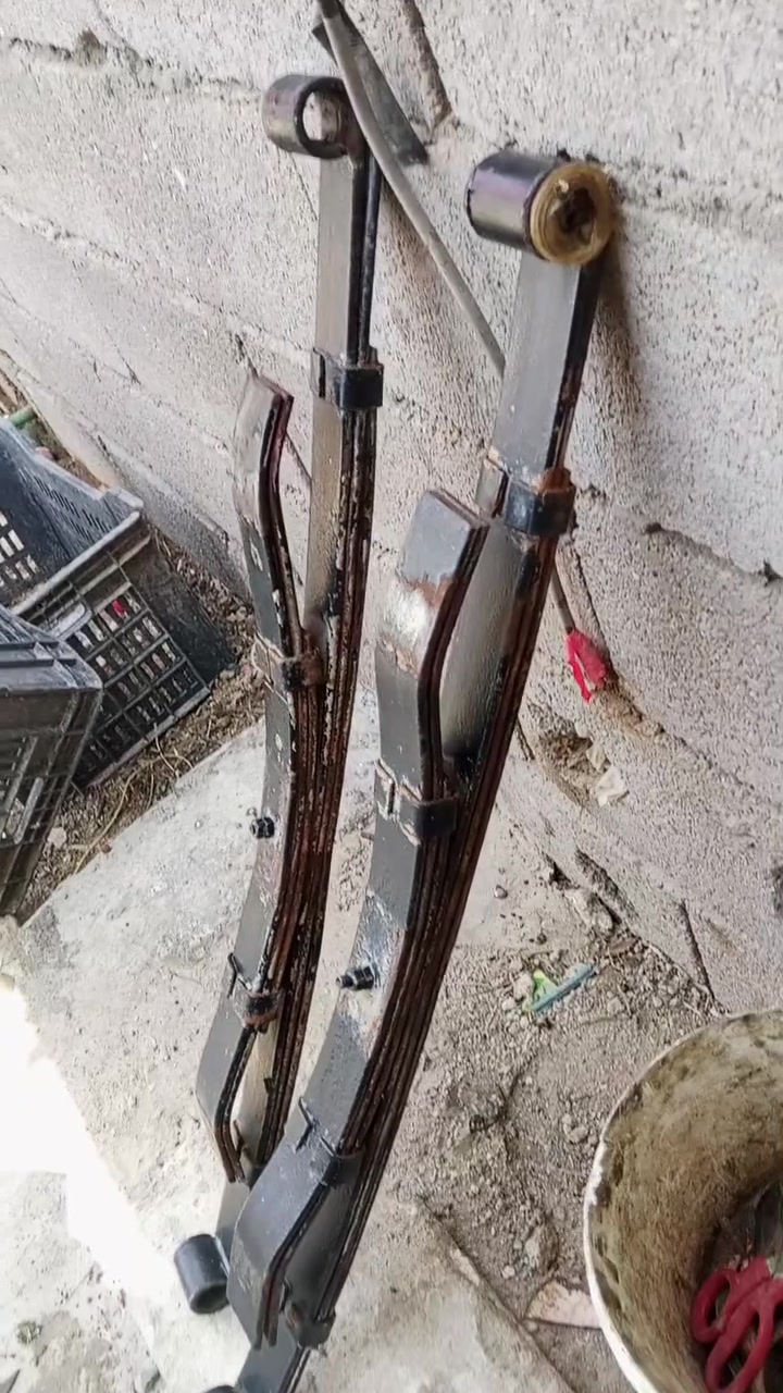 السلام عليكم للبيع عنوان البصره الحيانيه شارع موسى الكاظم السعر 40 وبيهن مجال شراي يدق***********
