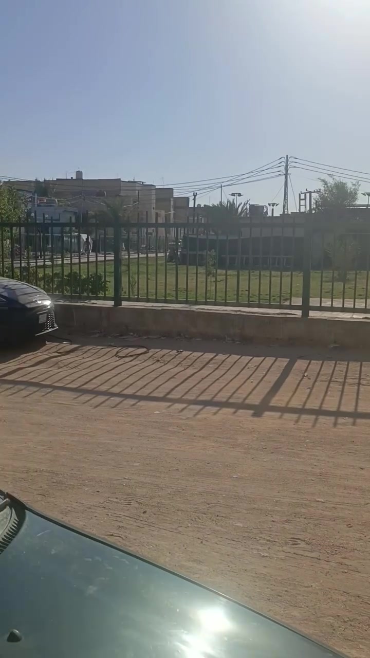 سلام عليكم بيت البيع مساحه 100 طابقين وجهيه 5 نازال 20 كبال المنتزه جديده بيت نضيف مرتب كامل سكف عكاده رقمي ***********
