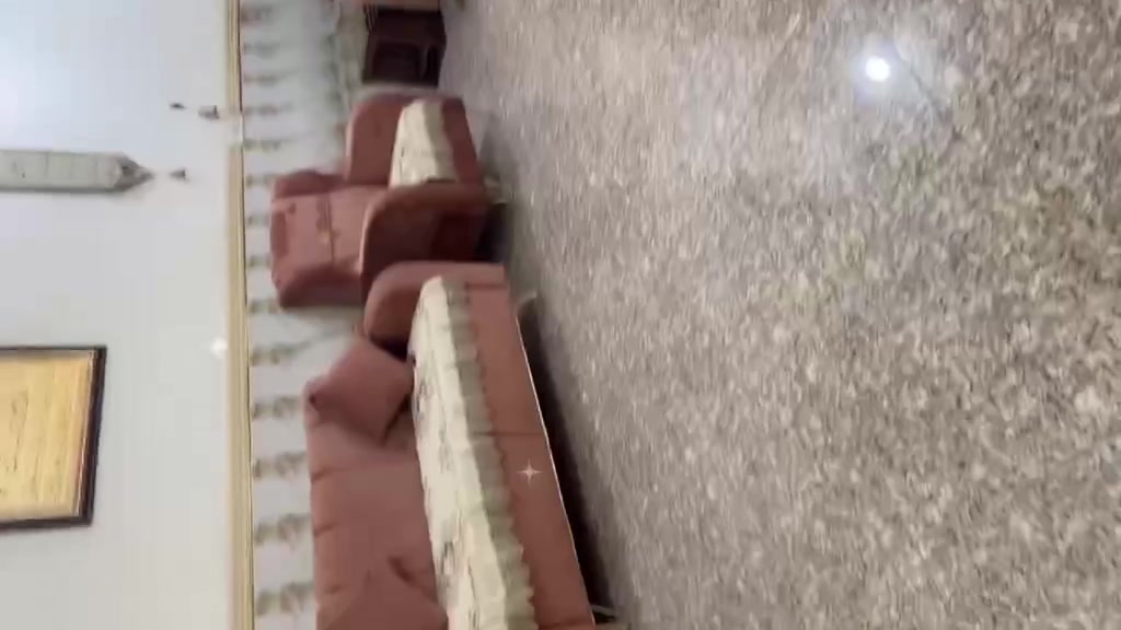 (السلام عليكم ورحمة الله وبركاته)🖐🏻
بيت للبيع🏘️
المساحة (150)
الواجه6
النزال25متر
ويحتوي البيت ع استقبال+مطبخ حار+مطبخ بارد+صاله +وترك جانبي+صحيات داخليه وخارجيه غربي وشرقي+وغرفة نوم ع عرض البيت+وبيتونه ع عرض الصاله) ويتكون البيت من طابق واحد...
العنوان🚨
واسط-العزيزيه_داخل محدود الثانيه خلف مدرسة الرصافي 
مقابل صالون النهى للسيدات...
التواصل ع هذه الأرقام أو مراسلت الحساب📞
(***********)واتساب
(***********)
