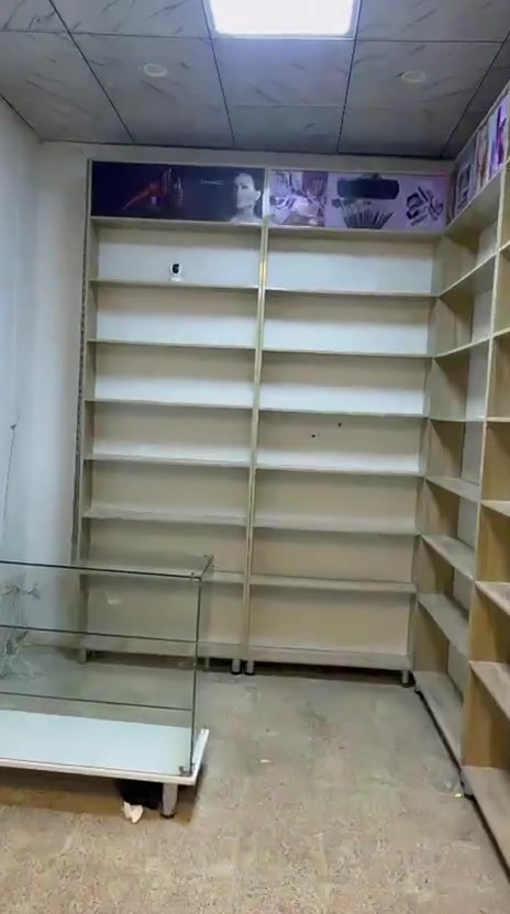 فاتيرنات
محلات للبيع 
نضيفه جداً 
المكان الغزالية 
سوق 8 شارع المرور 
 
للتواصل خاص 
واتس اب 
***********
