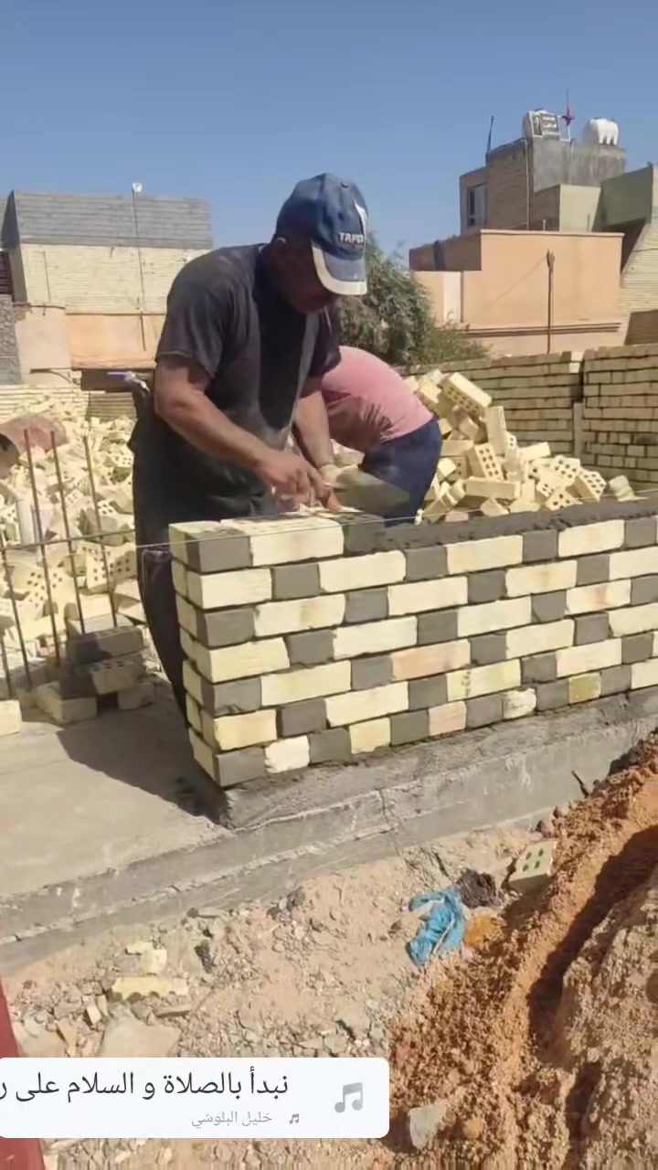 سلام عليكم شباب خلفه بناء طابوك وبلوك كادر كامل داخل كربلاء الاستفسار النتصال علاء الرقم ***********
