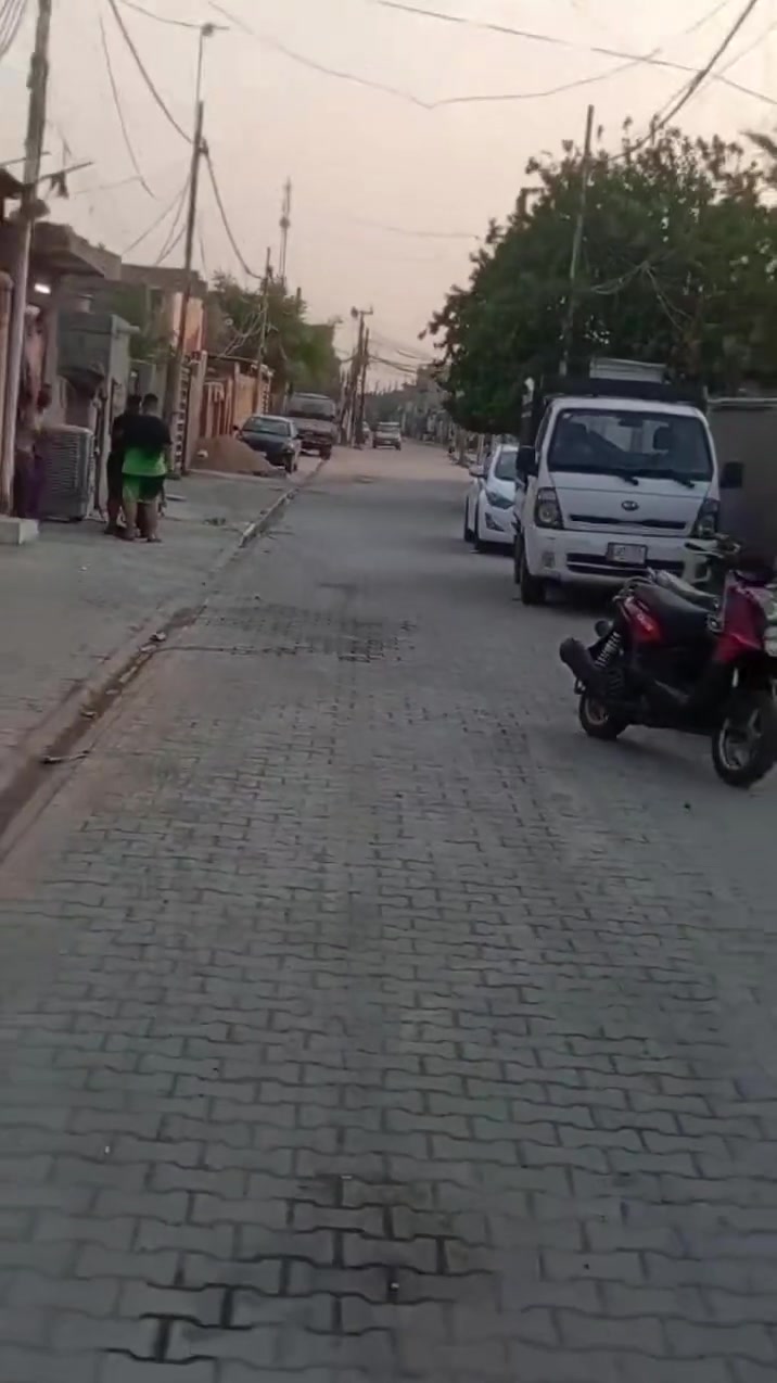 بيت للبيع
السلام عليكم بيت للبيع مساحة 100متر مربع  10×10 زراعي سند 25 يحتوي على استقبال وصالة ومطبخ ومنور و3 غرف نوم وحدة جوة وثنين فوك و3 حمام مشترك بناء كلة طابوك واساس رفت وشغل كله درجة اولى من ماء وكهرباء ومجاري عنوانه قرب جامع الحمزة الشارع الرابط بين ابو علي وابو احمد قرب حسينة السيدة رقية مثل ما موضح بالتصوير ملاحظة الفرع احنا سادينة من السيارات للاستفسار   ***********   اتصال وواتس اب #السعر ٧٠ وبي مجال
