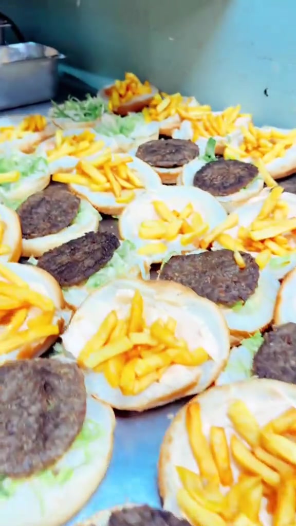مطعم الجواهر • توصيل مجاني • بيتزا بركر صاج