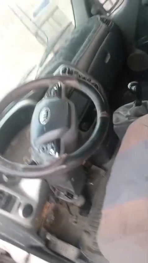 السلام عليكم كيا بنجو موديل 16 سياره باسمي رقم انجليزي تبريد شغال حداديه مكانها نجف بالكوفه ***********
