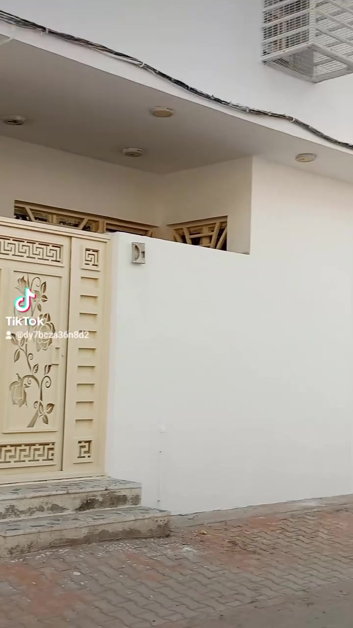 *بيتك تعبان؟ صبغه قديم؟*

اني اجدده الك مثل الجديد ✨

اني صباغ من النجف، خبرتي 12 سنة
ما اطلع من البيت الا انت راضي 100%

*اشتغل:*
طلس جبس فاخر يلمع ✨
واجهات خارجية حتى لو 3 طوابق اصعدلها سكلات
صبغ جوتن وناشونال اصلي

*لا تفكر بالسعر - انطيك سعر يناسبك*
*واتصل وشوف شغلي بعينك قبل لا تتفق*

📞 ************ - اتصل هسه حتى لو بالليل*

اهالي النجف والكوفة -

