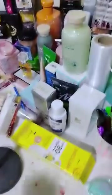 ٢٥٠ قطعة • غير مستخدمة • طقمين أحمر
