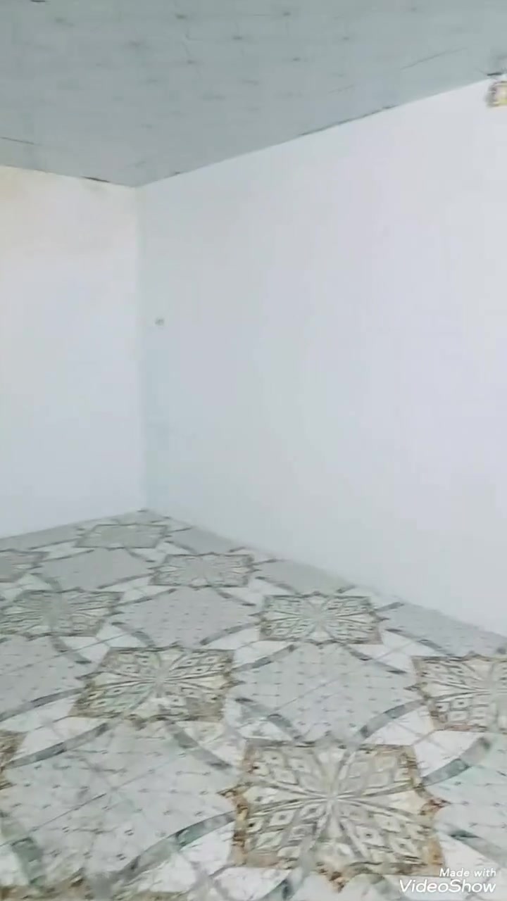 شقه للايجار بالقبله حي جامعة
للايجار 300 شامل الماء والكهرباء 
بيها غرفه وهول ومطبخ وحمام ودرج خارجي 
وبيها تانكي وماطور وكيزر تصلح طلاب جامعة او موظفين 
*********** للإستفسار

