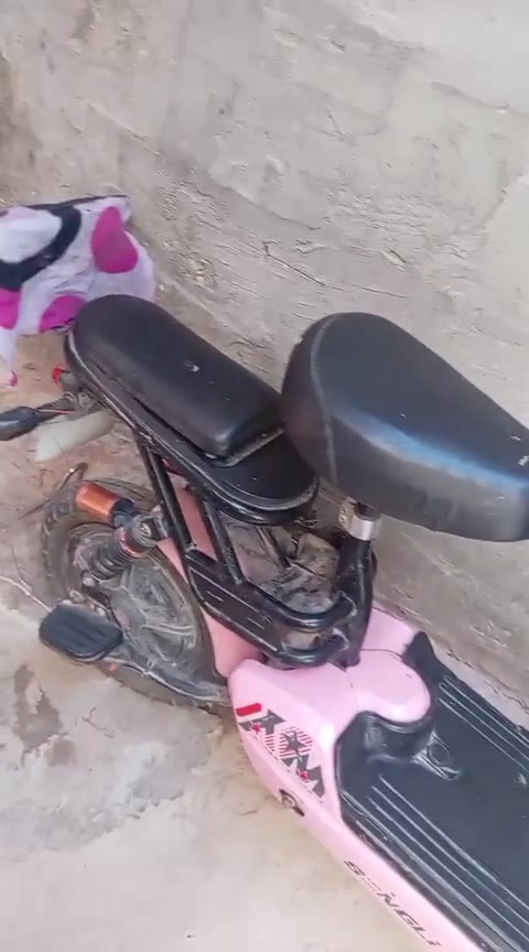 باسكل شحن للبيع ناقصه بطاريات وزنجيل. سعر ٧٠قفله ***********رقم
