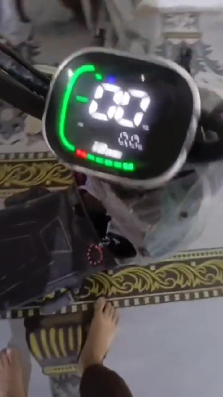 دراجه شحن ارت 9 نضيفه اخت الجديده نقص باتري ضعيف السعر 200 وبيهه مجال ***********

