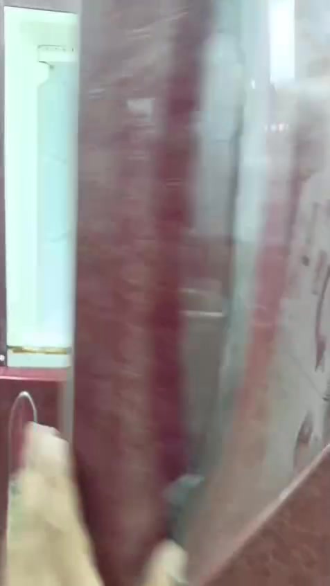 ثلاجه للبيع العنوان بغداد ام الكبر***********
