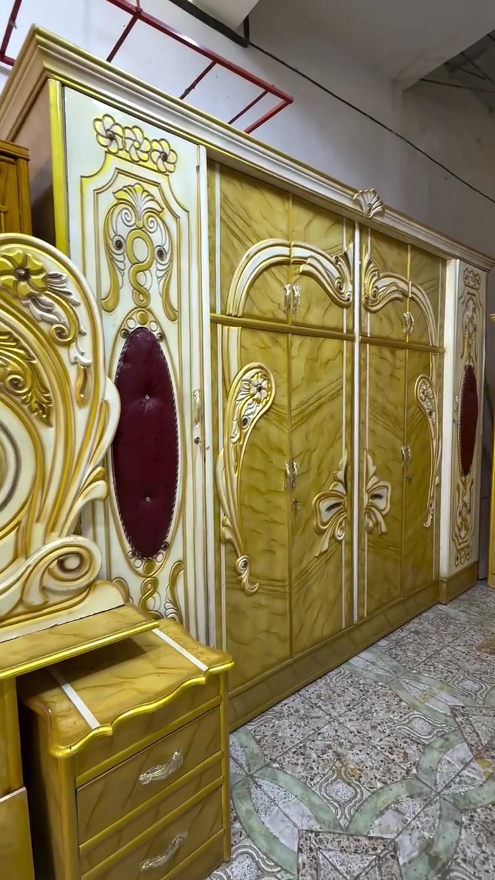 سلام عليكم غرفه عراقي نضيفه ستعماله قليل 600الف رفاعي شارع الذهب ***********
