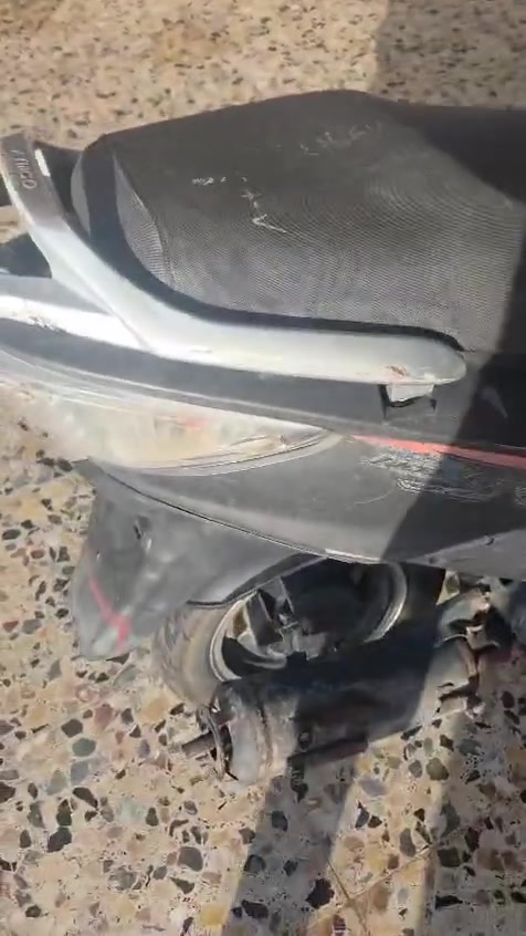 للبيع دراجة كامكو G4 متروكة، تباع عطلانة كما هي.
الحالة:
تحتاج صيانة أو تصليح.
المحرك غير مفتوح.
البيع على وضعها الحالي كما هي.
 السعر المطلوب: 200,000 دينار عراقي
قابل للتفاوض بالمعقول.
 للاستفسار: المراسلة على الخاص
 أو الاتصال على الرقم: ***********
الجادين فقط، يرجى التواصل.
