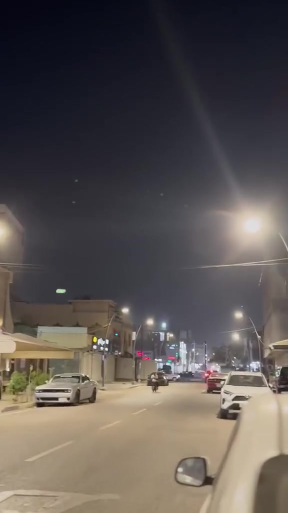 بيت للايجار مؤثث 
 دور الضباط مساحة ٢٢٠ طابقين 

كراج ٨٠ متر 

صيات خارجية 

دوانيه 

صاله 

صالة ٢ 

غرفتين 

صحيات 

مطبخ 

طابق ثاني 

غرفة 

غرفة 

غرفة 

غرفة 

صحيات 

صالة

السعر قفل ٢٥ ورقة 

سكني تجاري شباب احزاب مطاعم كافيهات اي شي
للتوااصل ***********
