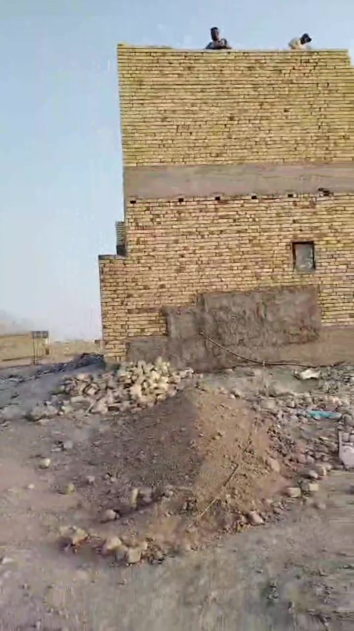 خلفه بناء متفرغ ***********
