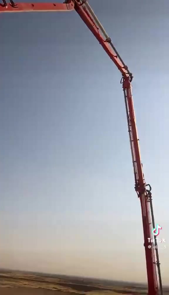 سلام عليكم اخواني الي يريد يصب بيته مركزي يخابرني والله الكونكريت الي عدنه رقم واحد ***********
