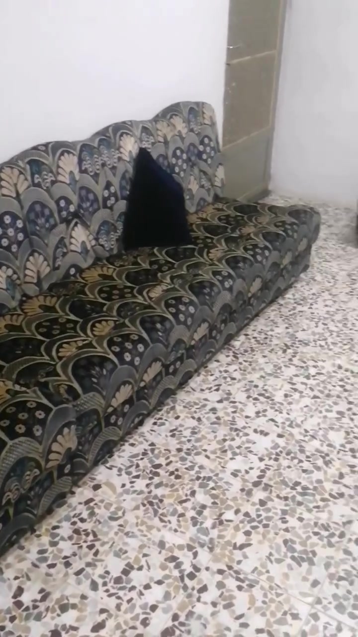 بعد السلام عليكم ورحمة الله وبركاته
ديوان خشب ثقيل ١٤ متر زاويتين السعر ٢٠٠ الف وبي مجال للطيبين الاتصال على الرقم *********** او***********
