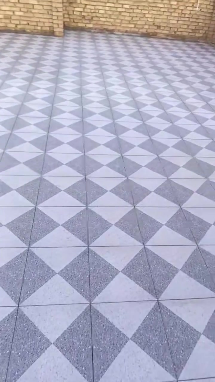 عليك بس اتصل🏘️ *********** 🏘️ مسافت 🚶 الطريق  شغل درجه أولى عمل للسطوح حفاض من المطار  🌧️ و الرطوبة اخف من اشتايكر بنسبه الوزن سراميك الحامضي وزنه كلش خفيف  سعره مناسب
