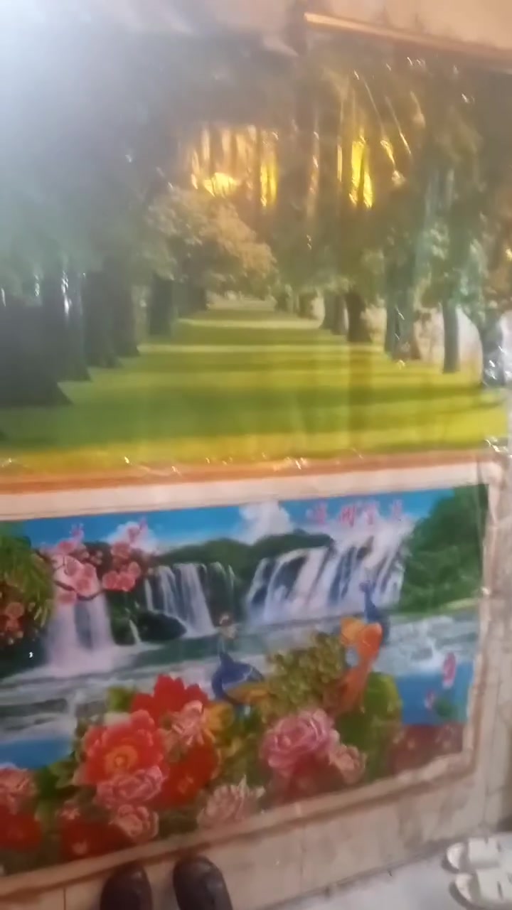سلام عليكم. بيت. حواسم. للبيع مشمول. 5بتمليط وخدمات.   كهرباء. ماء مجاري. السفف. سندويش.استقبال  ع. 5   6  وغرفه 4.  3.    4.  مساحة. البيت 150.  انصاه من الشارع.   العنوان.  بغداد الجديده حي. نواب الضباط قريب اجي المين السعر 20 مليون. وبيه مجال   رقم الهاتف ***********
