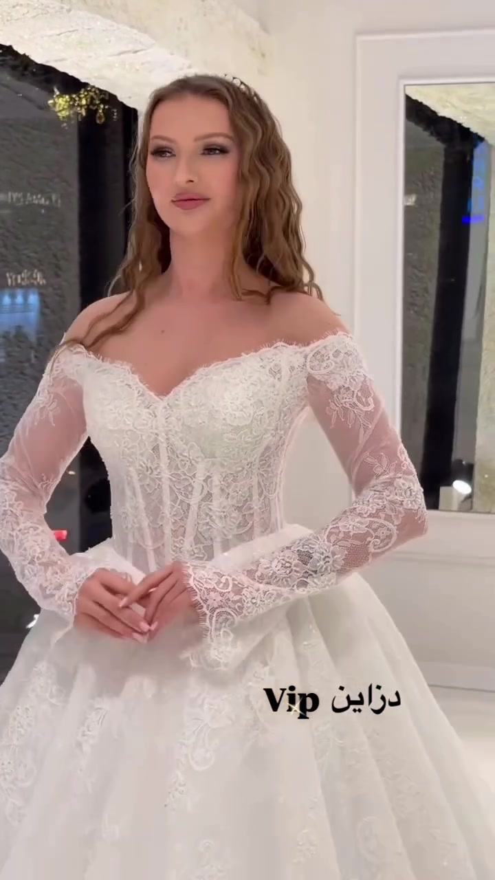 (دزاين): تألقي بسحر خاص مع دزاين ✨👰
لعروستنا المتميزة، نقدم لكِ أرقى بدلات الأعراس بتصاميم حصرية تجعلكِ نجمة الحفل.
📍 الموقع: [حله شارع الجمعيةمجمع بيروت الطابق الثاني]
📞 للحجز والاستفسار: [ ***********]
​من دزاين.. حيث يبدأ الجمال.
