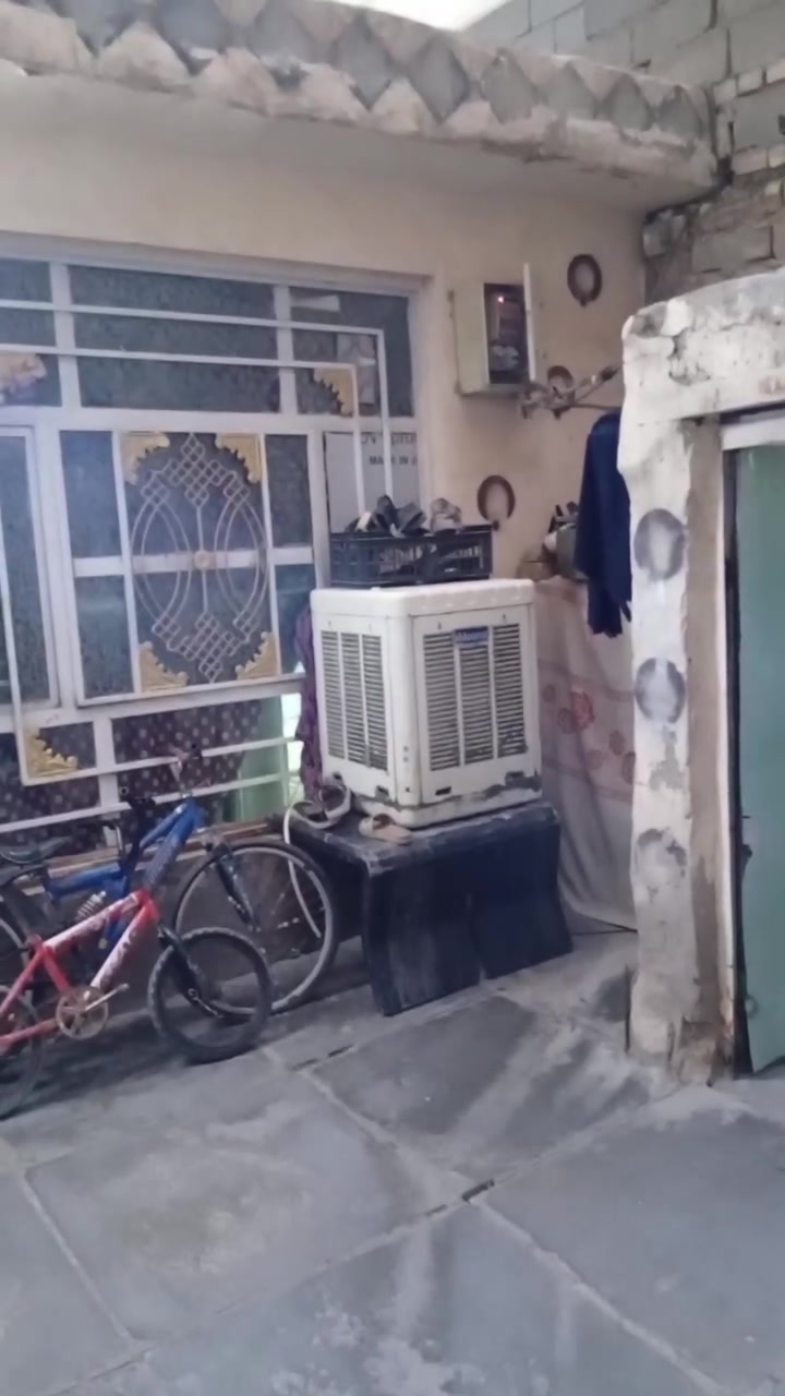 يا الله سلام عليكم بيت للبيع مساحه 120متر خلفي عنوان البيت حي طارق فرع عالم الحليب بل 110 رابع بيت عل شارع 15قرب افران ابو عطية خدمات كامله تبليط مجاري كهرباء السعر 38وبي مجال ***********
