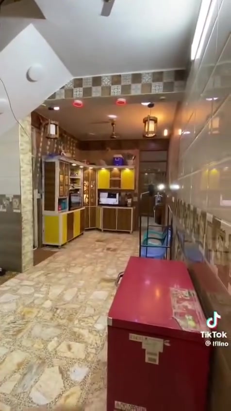 سلام عليكم بيت للبيع تفاصيل بالفديو بضهر جكن اوسلو قريب عالشارع العام للاستفسار مع صاحب البيت مباشر عالرقم صاحب البيت ***********
