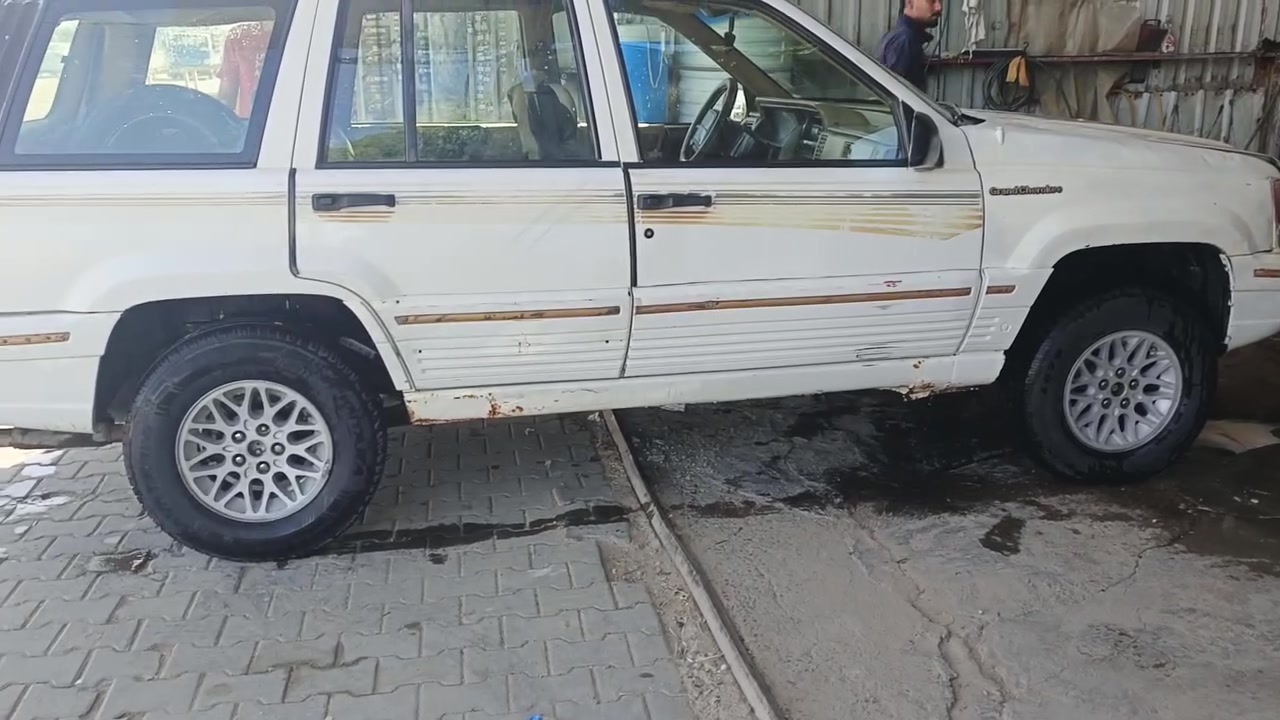 جيب شيروكي موديل 95 بسمي رقم بغداد محور ففتي ياباني جاهزه من كلشي المكان نجف السعر 40بيه مجال قليل اليحب بتصل ***********بي واتساب
