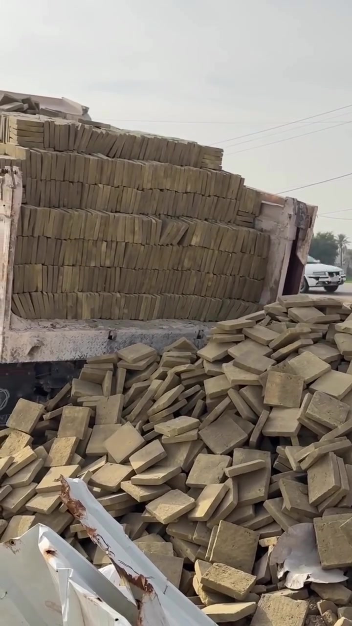 معمل فرشي درجة اولئ واصل جميع المحافظات شرط النوعية والعدد حسب الكمية والمكان الاستفسار أو واتساب *********** أو ***********
