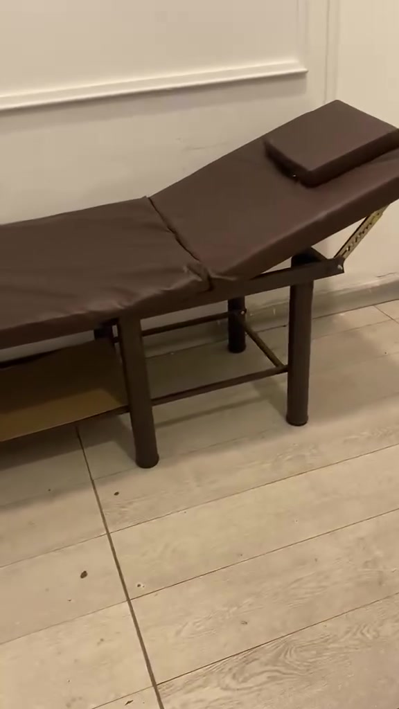 السديه
وكرسي 
وميز اكرلك
وجهاز بلازمه 
عنوان بغداد الاعضميه راغبه خاتون 
***********
للاستفسار
