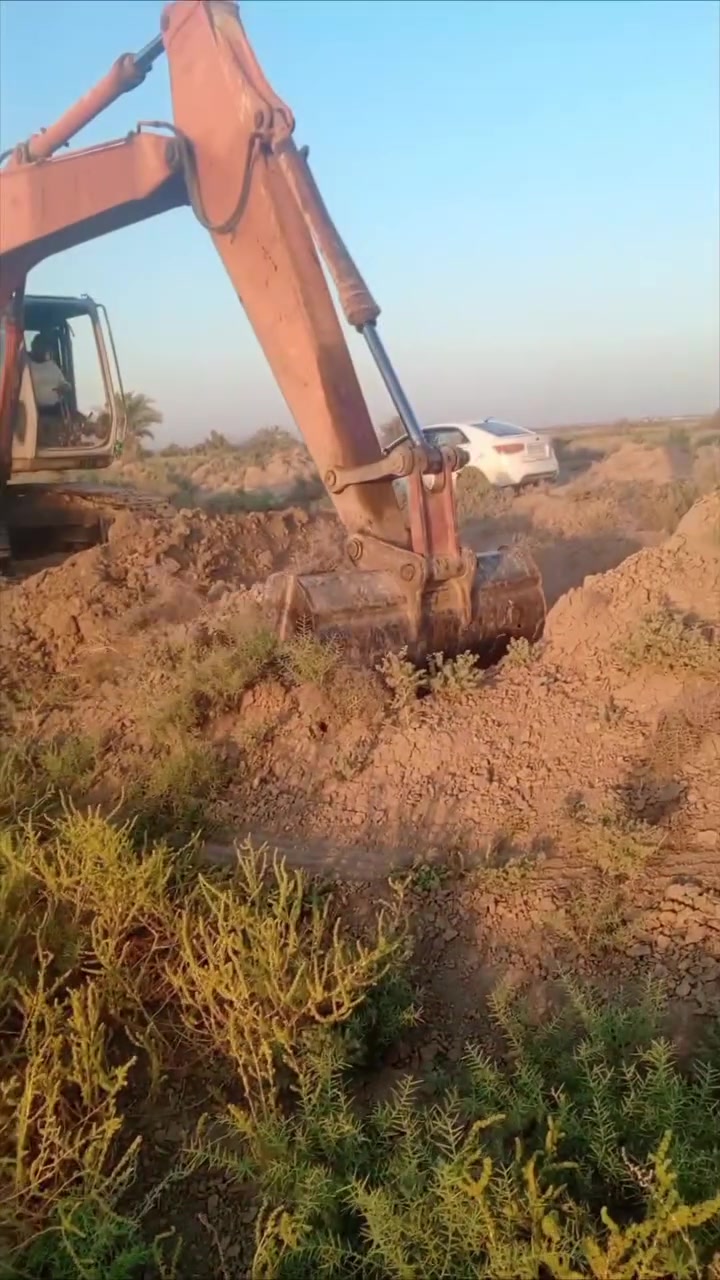 حفارة • بابل • جاهزة للشغل