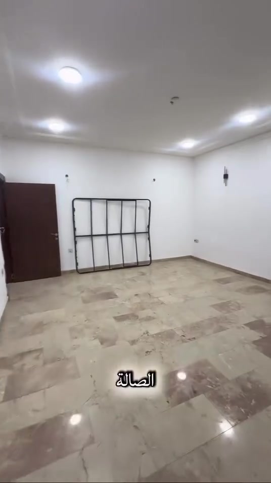 🏢 شركة الكرم للاستثمار والتطوير العقاري  

🏠 شقة للإيجار | القادسية

شقة سكنية طابق ثاني، تتكون من:

• غرفة نوم  
• صالة استقبال  
• حمام  
• مطبخ مجهز  
• مجهزة حار وبارد  
• سطح يحتوي على كعدة

💰 سعر الإيجار: 900 دولار

📞 للاستفسار والتواصل:
***********  

📍 القادسية – مقابل جامع أم الطبول
