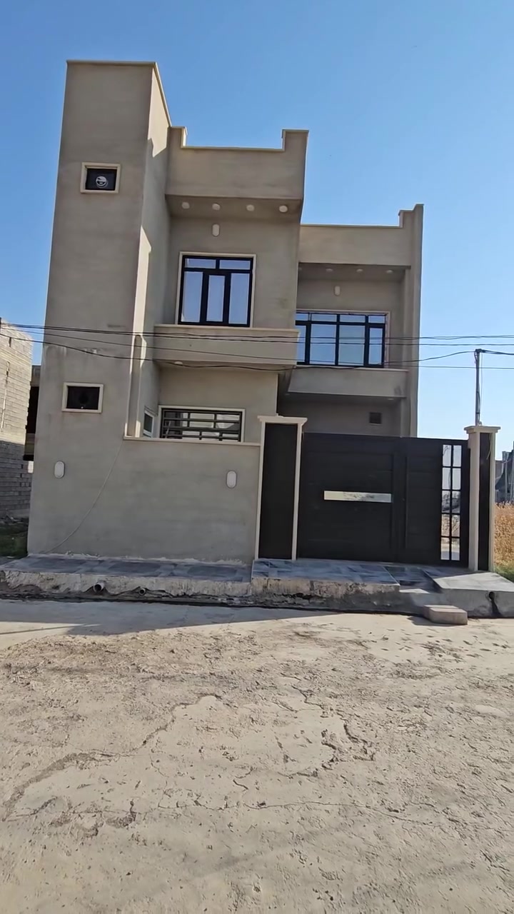 🏠 بيت للبيع – جمعية النفط
📍 الموقع: جمعية النفط، قرب تربية الثانية
📐 المساحة: 150 م²
🏢 البناء: طابقين – بناء حديث
💰 السعر: 110 مليون قابل للتفاوض

✨ مواصفات البيت: • 5 غرف نوم
• مطبخ
• هول استقبال
• مشتملات
• كراج سيارة

📞 للاستفسار والتفاصيل:
مكتب الشارقة للعقارات

📱 ***********
📱 ***********
