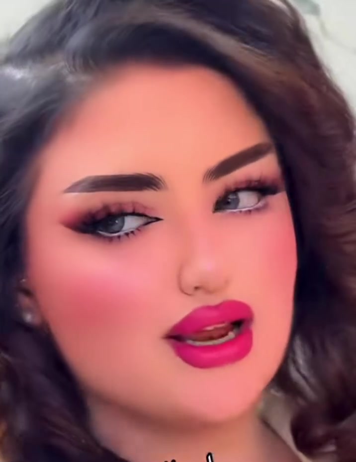 �✨ صالون ظل الجمال ✨👑

🌸💖 عروض خاصة للعرايس والمدعوات 💖🌸

💍 عرض العروس
✨ مكياج احترافي + تسريحة فخمة
💰 ١٢٥ألف فقط

🌿 عرض الحنّة
✨ مكياج + تسريحة أنيقة
💰 70 ألف فقط

💎 عرض النيشان
✨ مكياج + تسريحة مميزة
💰 70 ألف فقط

🌷 عرض المدعوات
✨ مكياج + تسريحة
💰 40 ألف فقط

💫 تألقي بأجمل إطلالة في جميع مناسباتج مع لمسات احترافية وأحدث صيحات المكياج والتسريحات.

⏰ أوقات العمل
🌞 الفترة الصباحية: من 10:00 صباحاً إلى 1:00 ظهراً
🌙 الفترة المسائية: من 1:00 ظهراً إلى 7:30 مساءً

📍 العنوان
الموصل –حي الميثاق–قرب فلافل بدر وحلويات لوتار بل فرع

📞 الحجز المسبق ضروري
🔥 الأماكن محدودة خلال موسم الأعراس والمناسبات.

👑صالون ظل الجمال
🌸 جمالج مسؤوليتنا… وتألقج عنوان نجاحنا 🌸

💖 أهلاً وسهلاً بكل عروس ومدعوة تبحث عن التميز والأناقة 💖✨
