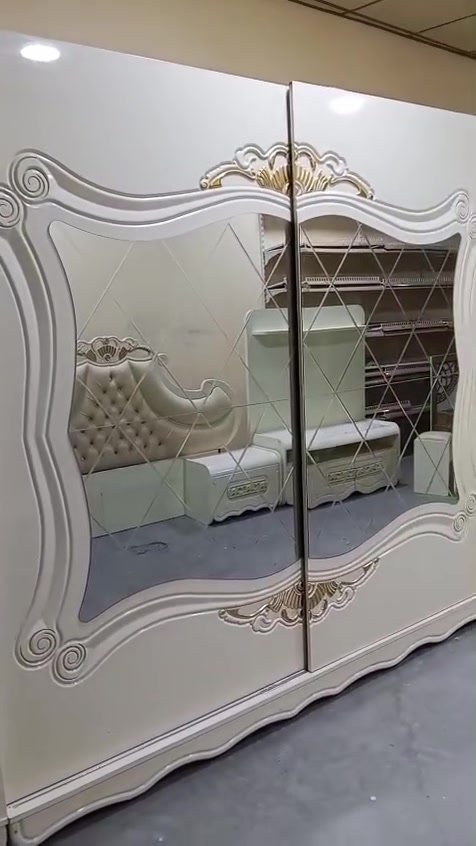 السلام عليكم غرفه تركيه أصلي ١١ قطعه نظيفة للبيع اي استفسار اتفضلو خاص هذا رقمي *********** واتساب موجود
