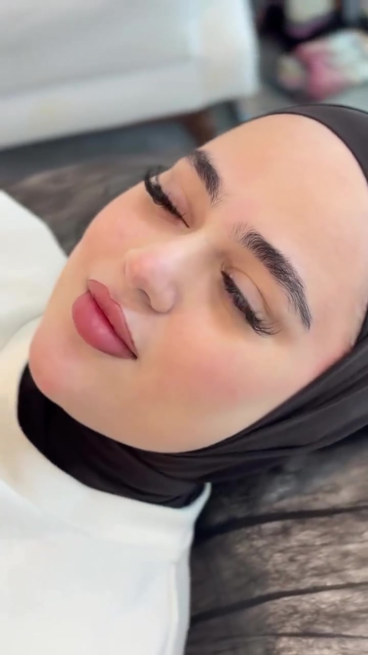 رموش طرفية 10
رموش كاملة 15
رموش كثيفة جداً 20 
لفتنك رموش 7000 
ازالة رموش 4000 فقط 
الخدمة منزلية 
الماكيرا انو المحمداوي 
للاستفسار ***********

