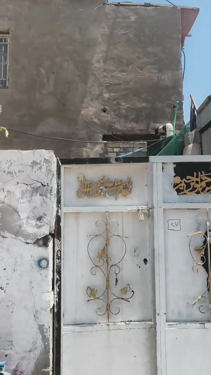 بيت البيع بشارع ابو علي مساحه 100 متر بي ستقبال وصاله و غرفتين نوم جوه فوك سعر مناسب ***********
