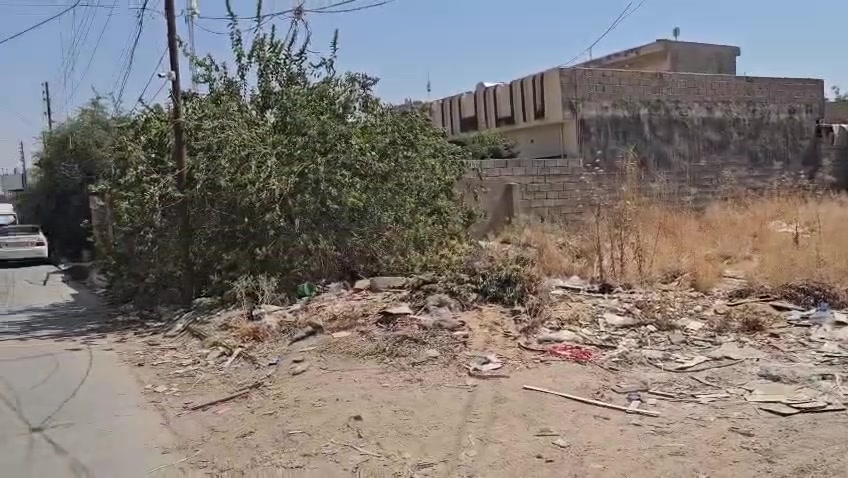 السلام عليكم للبيع قطعه ارض تجاريه 350 متر مقابيل مجمع ابو اياد الكهرباءي طابو شرط التحويل السعر 170 وبي مجال الاستفسار ***********
