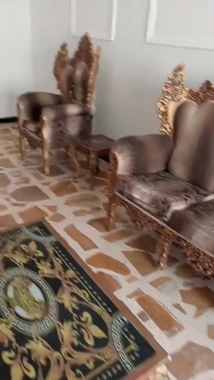 تخم للبيع نضيف مثل ما موضح بالفيديو هوه وطبلاته وميز بلازمه ب 400 الف لتواصل اتصل على  ‏‪***********‬‏
