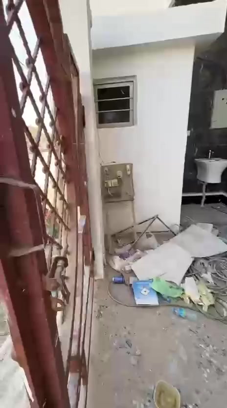 اعلان متوفر مشتمل طابقين للايجار بناء جديد زيرو ما مسكون  في منطقة الزراعة قرب جامع صمد يتكون من الطابق الارضي استقبال مطبخ صالة غرفة نوم مناور مجموع حمامات داخلية وخارجية أما الطابق الثاني فيتكون من غرفتين نوم صالة مجموع حمامات بلكونة سعر الايجار 555 بي مجال للاستفسار الاتصال على الرقم *********** او زيارة مكتب المسرة للاستثمار العقاري الواقع في الرمادي حي الشرطة قرب النادي الملكي
