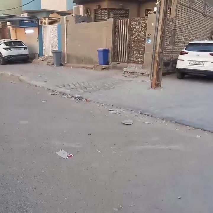 عرصه للبيع في حي الفرات مساحه ١٨٠ متر الواجه ٩ امتار وبسعر مناسب الاستفسار ***********
