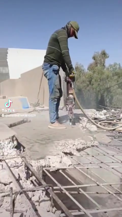كادر تفليش البيوت والعماير بسعار مناسبه اتصال   ***********  ***********

