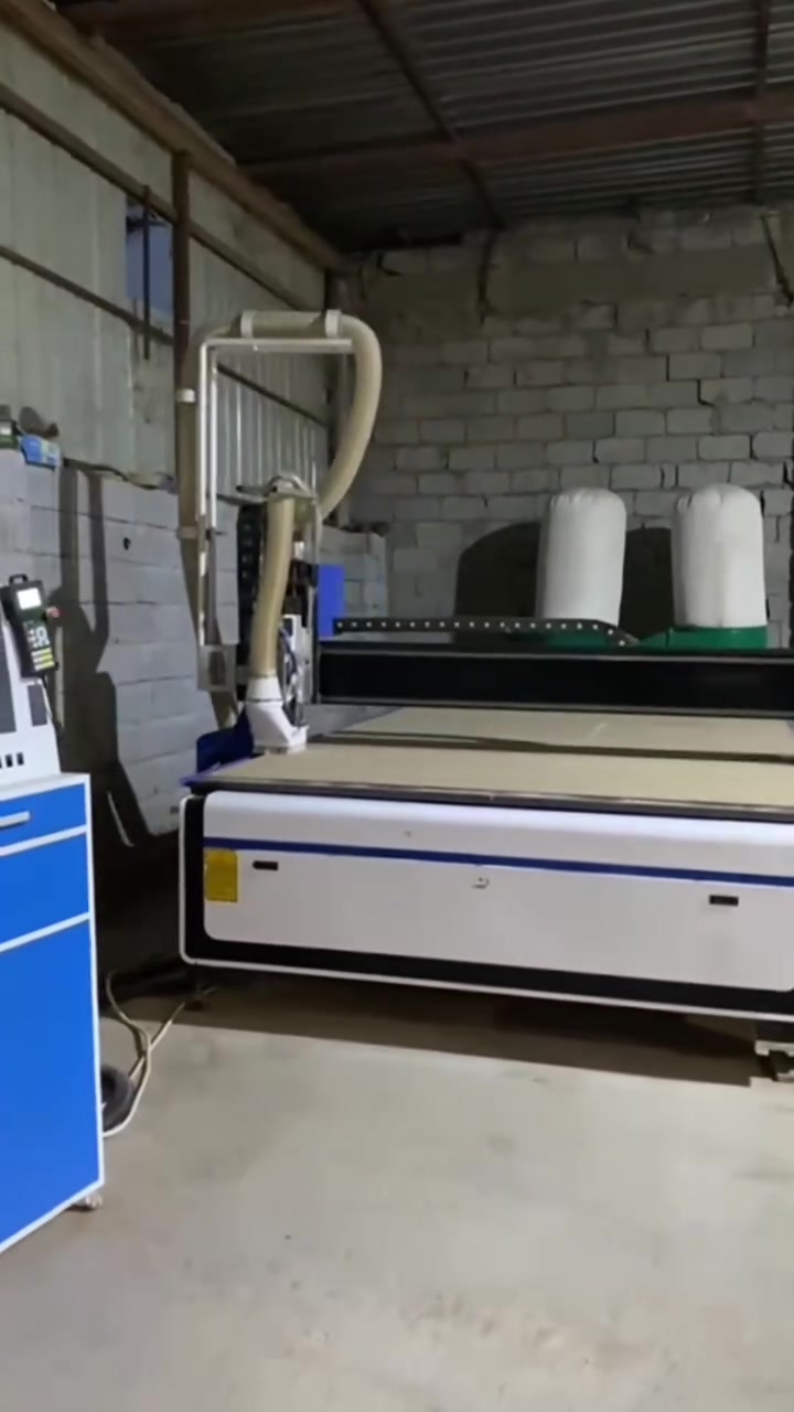 ماكينة CNC • مساحة ٢١٠×٣٧٠ سم • سبندل ٩ كيلو