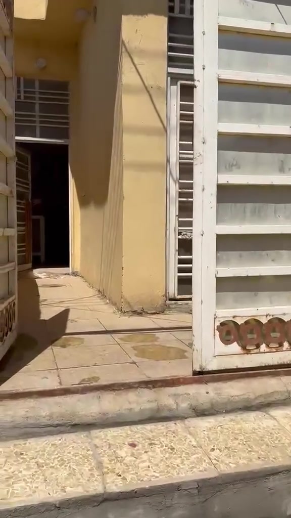 #دار_للبيع 🏠 بشارع المطار القديم مساحه 100م 

⚜️بناء بلوك درجه اولى الأساس والسقف صب كونكريت 
🔺يحتوي على غرفه وصاله وستقبال ومطبخ وصحيات داخليه وخارجيه..
🔺السعر 25 وبيه مجال 
⚜️ للاستفسار مراجعة
   ((#مكتب_ابوعراق_للعقار  ))

☎️*********** واتساب
