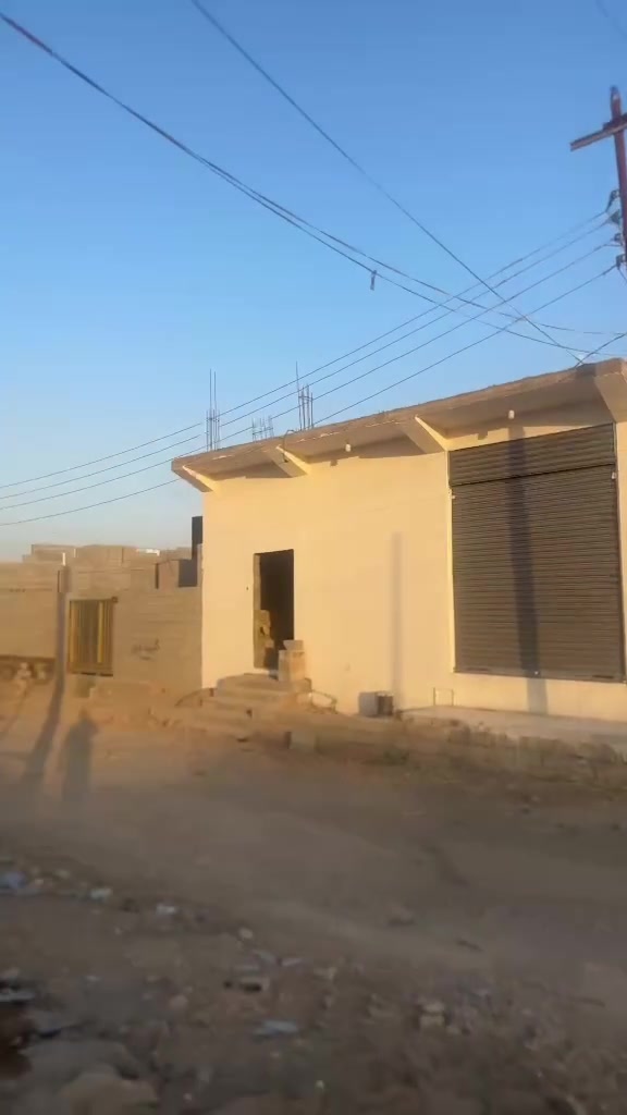 السلام عليكم قطع ارض للبيع بعقوبة حولي التحرير مقابيل دائرة مياه و مجاري مساحة ١٠٥
و ٢١٠ مساحة حسب طلب
طابو زراعي سند ٢٥
خدمات 
ماء 
كهرباء 
شوارع صب

الاستفسار ***********
