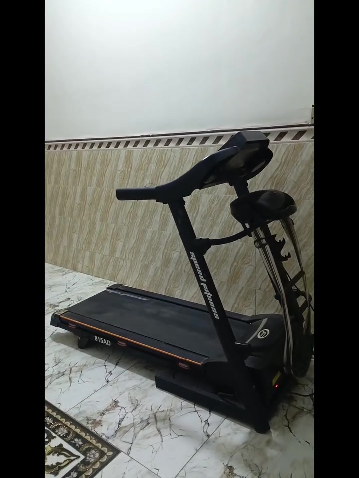 جهاز جري وبيه حزام حارق شحوم مستعمل للبيع نظيف كلش سعره 200وبيه مجال  مكاني نادر الثالثه رقمي *********** خاص مفتوح
