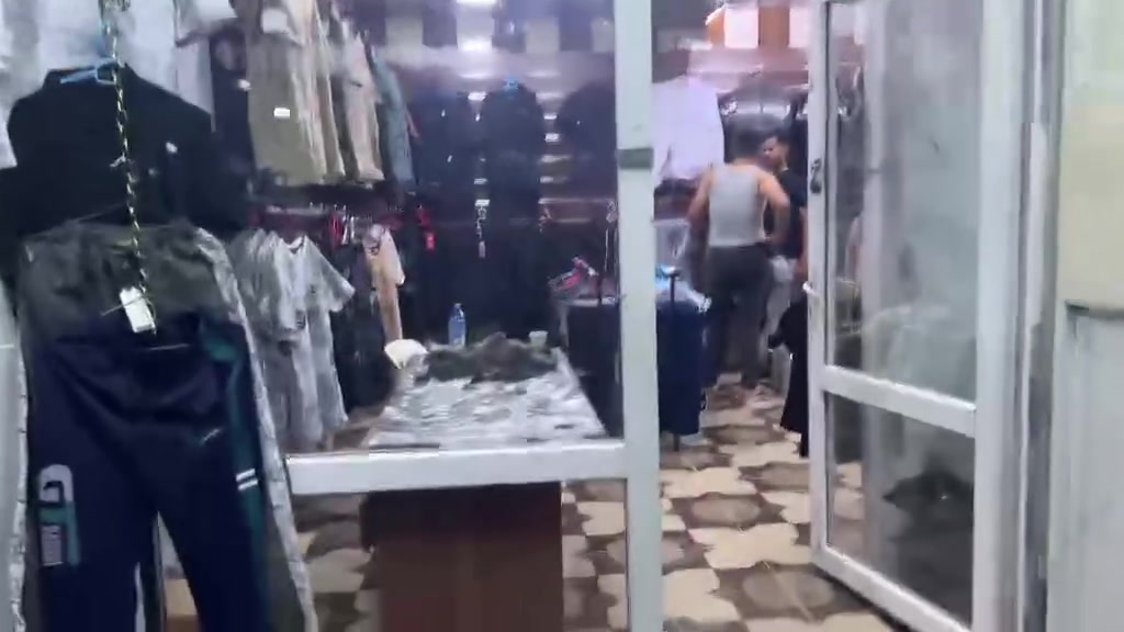 سلام عليكم محل ملابس كامل الشراي نتراهم  عليه جوه جمله هاذ رقمي ***********

